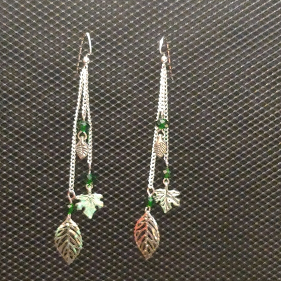 3/$20 | Silver leaf and green rondelle earrings - Picture 2 of 4